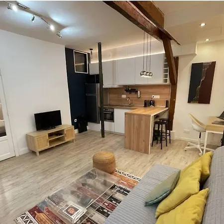 Appartamento On Rue Morvan Parigi