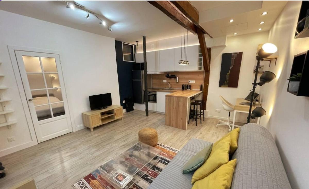 Appartamento On Rue Morvan Parigi